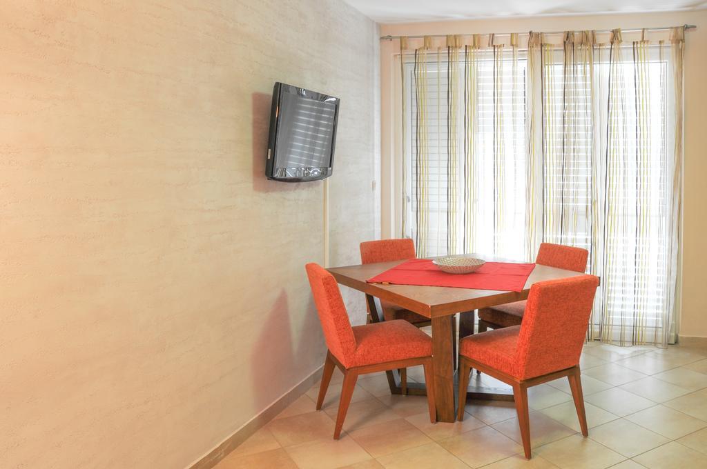 Apartments Lila Aurea Petrovac Phòng bức ảnh