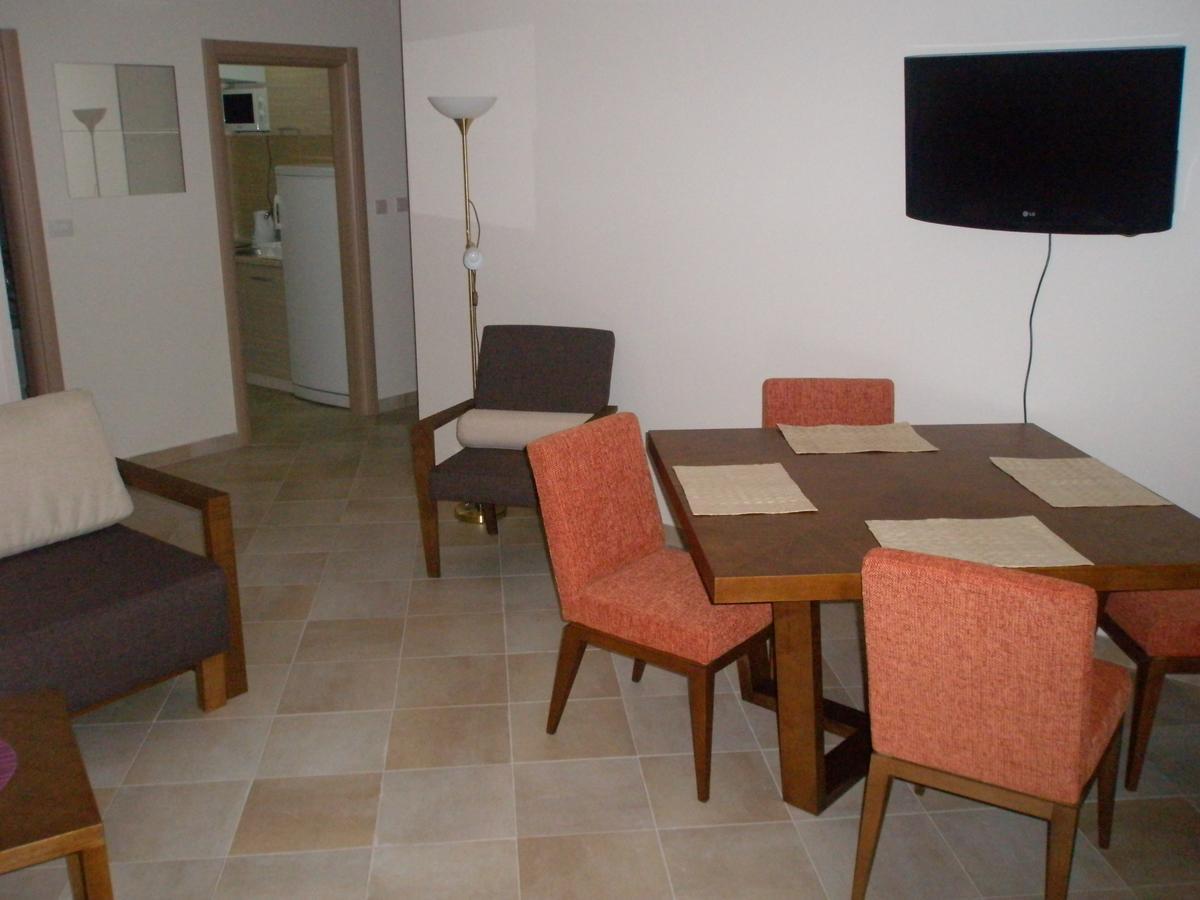 Apartments Lila Aurea Petrovac Ngoại thất bức ảnh